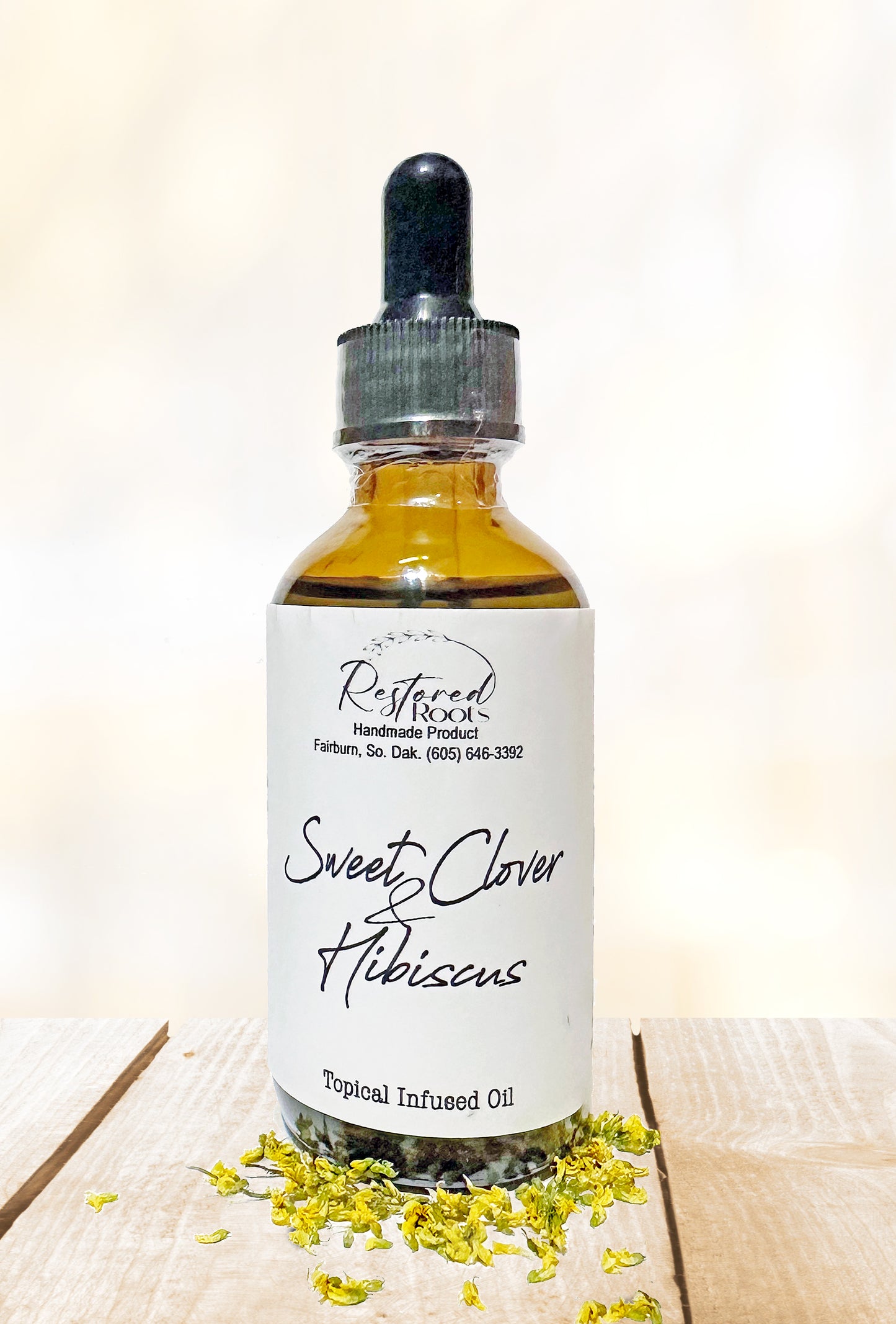 A nourishing oil infused with a blend of botanical ingredients that are packed with vitamins and antioxidants. Aids in hydrating and rejuvenating the skin leaving it with a healthy glow.